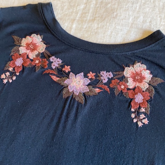 Navy T-Shirt with Embroidered Flowers - Picture 2 of 3